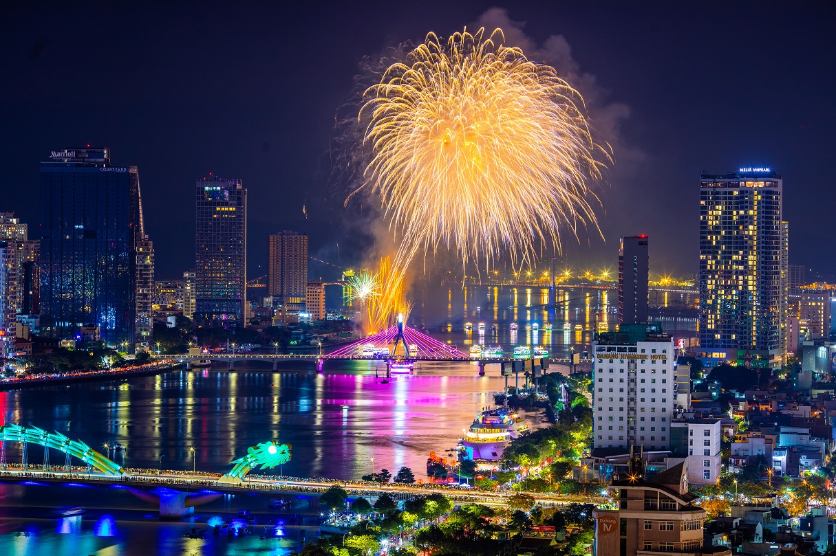 DU LỊCH ĐÀ NẴNG THÁNG 5/2026 - Cẩm Nang Trọn Vẹn Từ A-Z Cho Mùa Hè Bùng Nổ